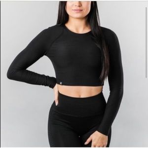 Alphalete collective long sleeve crop in black